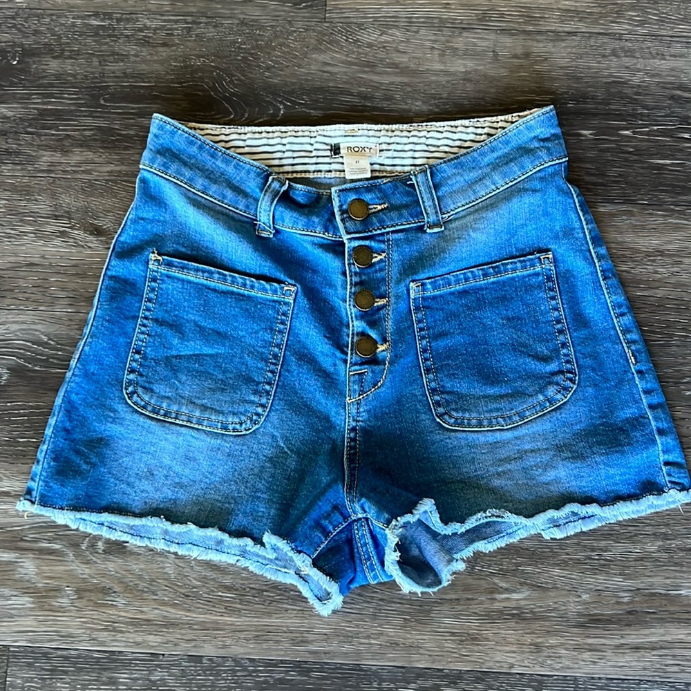 ROXY High waisted button down denim cut off shorts. Size 27.